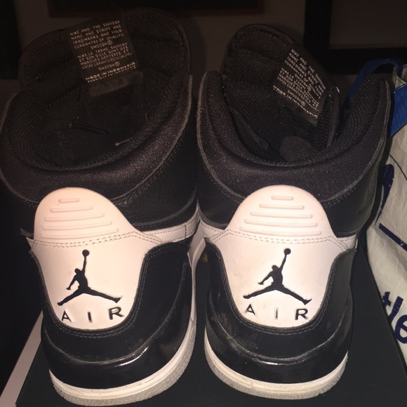 Nike Air Jordan Sneakers 👟 size 7 men’s - Picture 3 of 3